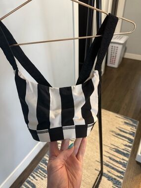 Lululemon super lightly used bra- size 8
